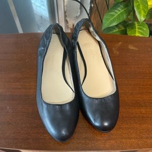 NWOB H BY HALSTON black flats SIZE 8